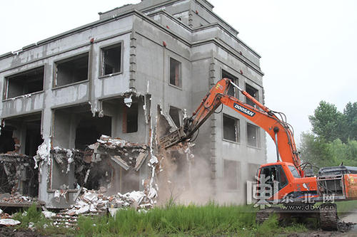哈尔滨市拆除违建事件最新报道与哈尔
