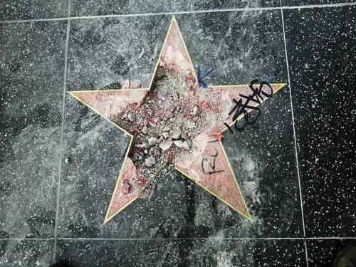 好莱坞星光大道上的“唐纳德·特朗普之星”又被破坏