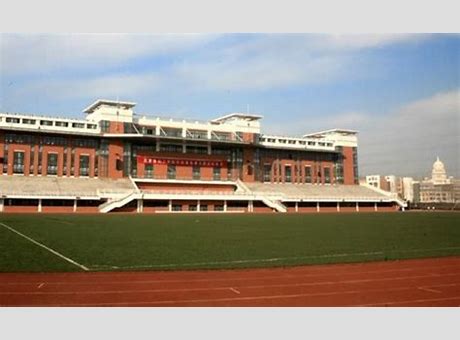 北京吉利学院拆迁 系对图书馆穹顶维修改造